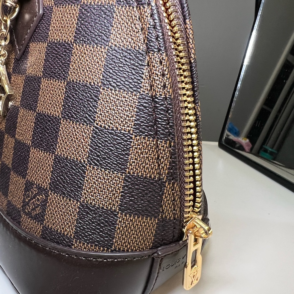 Brown Checkered Handbag (READ DESCRIPTION) - Picture 6 of 8